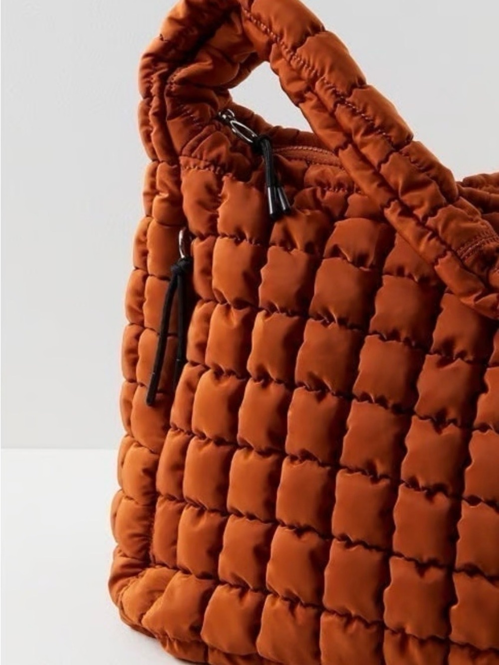 Free People Quilted Carry All Puffer Shoulder Bag in Deep Coral Rust - Picture 2 of 6